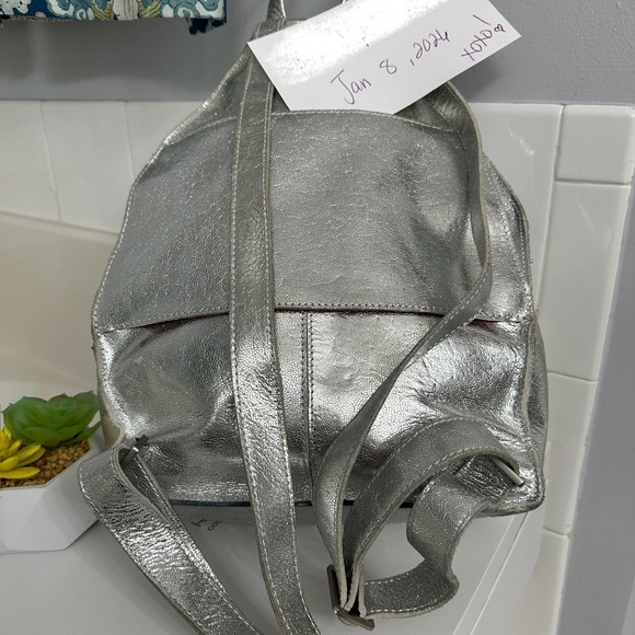 🦄 RARE Hammitt Bob in Tetras Silver 🦄 VGUC - Picture 2 of 12